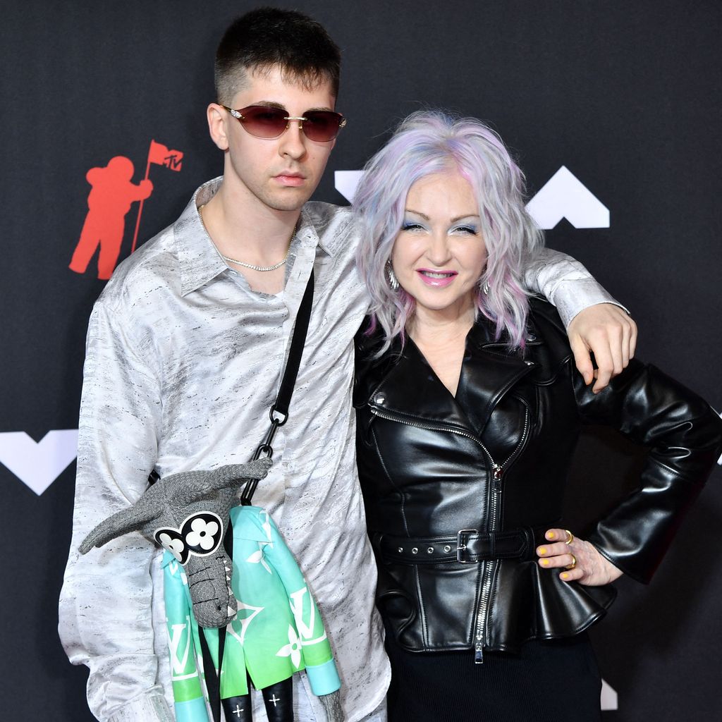 Cyndi Lauper (r) und ihr Sohn Dex, 2021