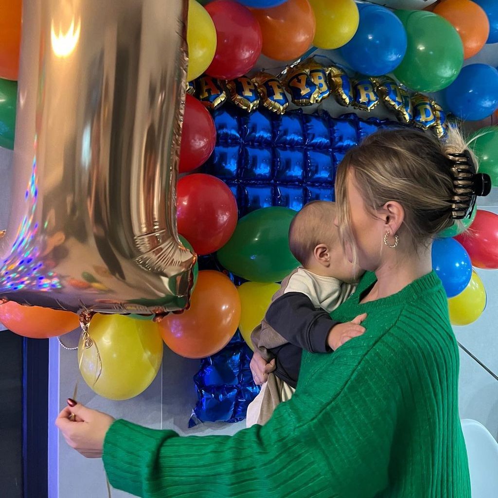 Dagi Bee und ihr Sohn im Dezember 2022