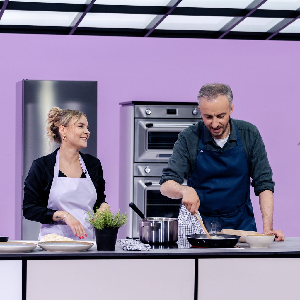 Dagi Bee und Jan Böhmermann bei "Böhmi brutzelt", Sommer 2024