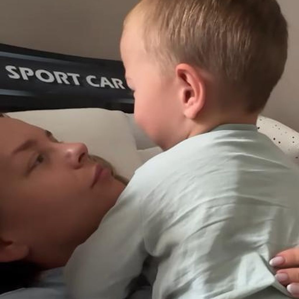 YouTuberin Dagi Bee und ihr Sohn Nelio