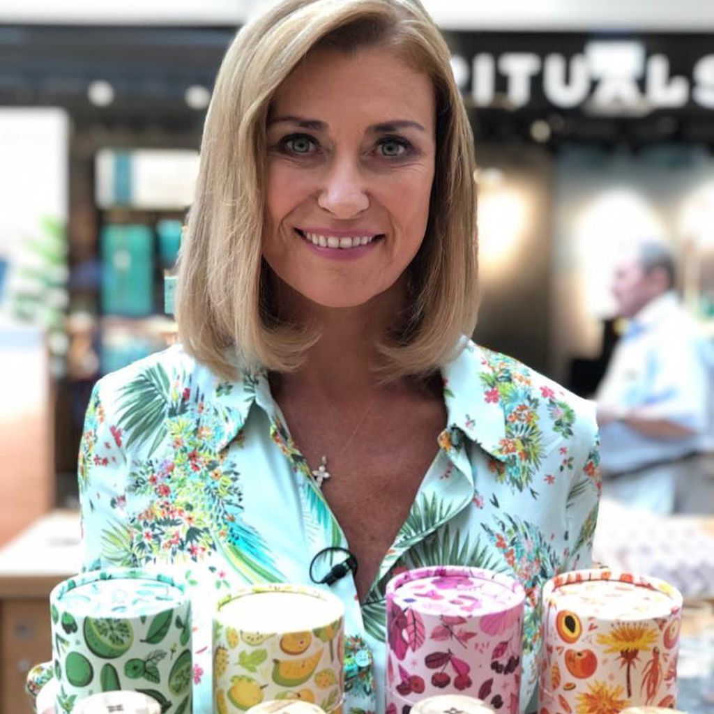 Dagmar Wöhrl mit Waterdrop-Produkten