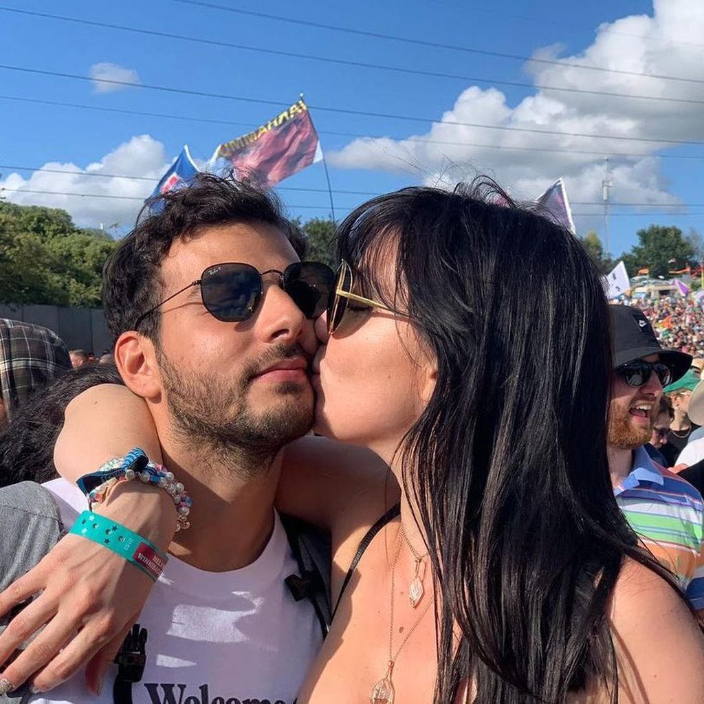 Daisy Lowe mit ihrem Partner Jordan Saul