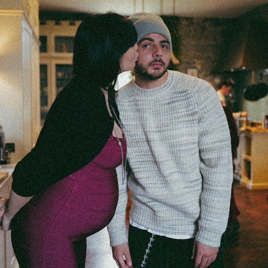 Daisy Lowe mit ihrem Schatz Jordan Saul an Weihnachten 2022