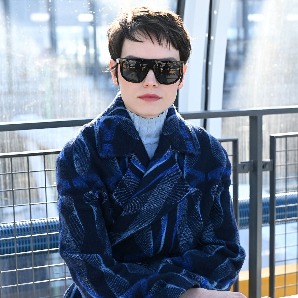Daisy Ridley auf der Pariser Fashion Week im März 2022