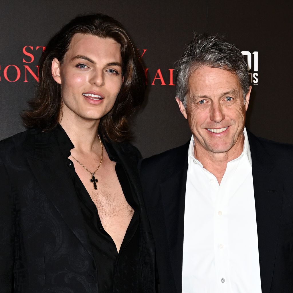 Damian Hurley und Hugh Grant in London, 2024