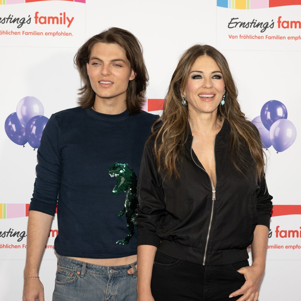 Damian und Elizabeth Hurley im Juni 2024
