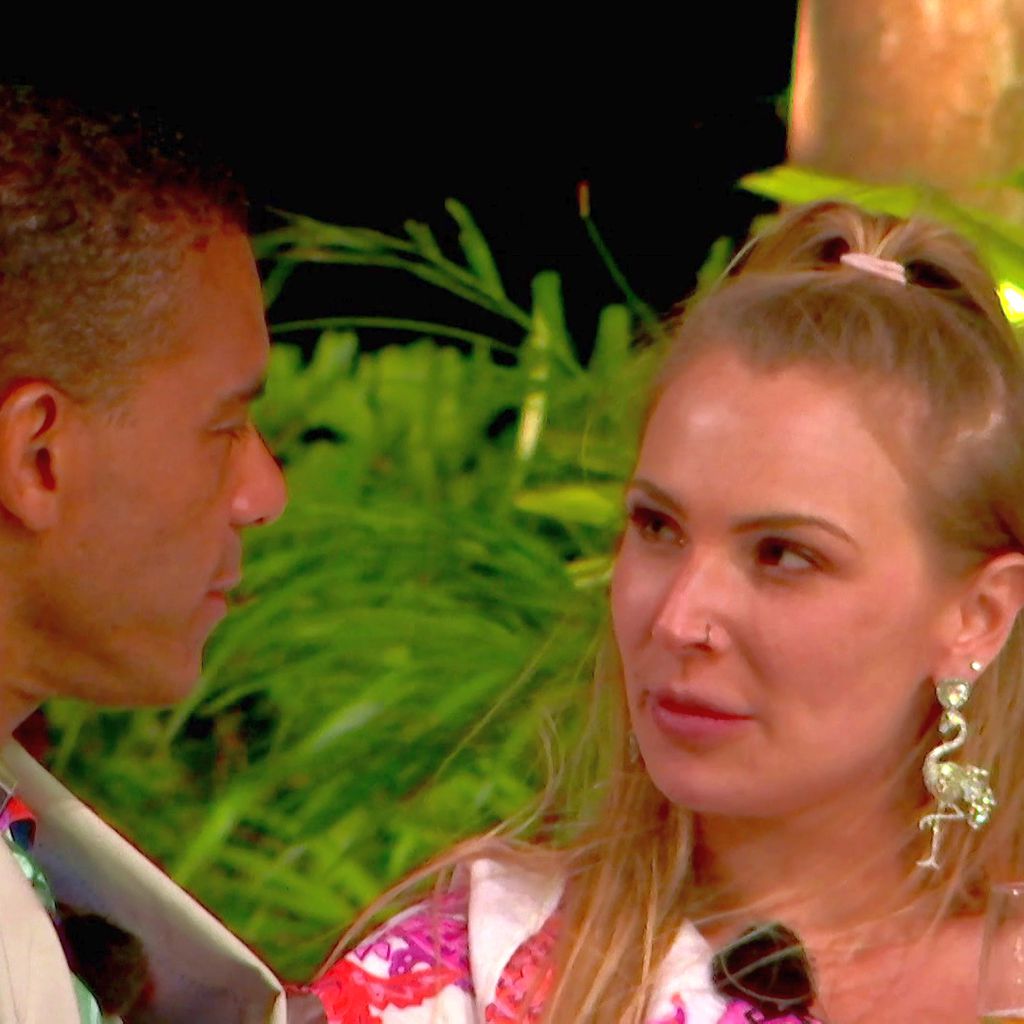 Dan und Jennifer bei "M.O.M"
