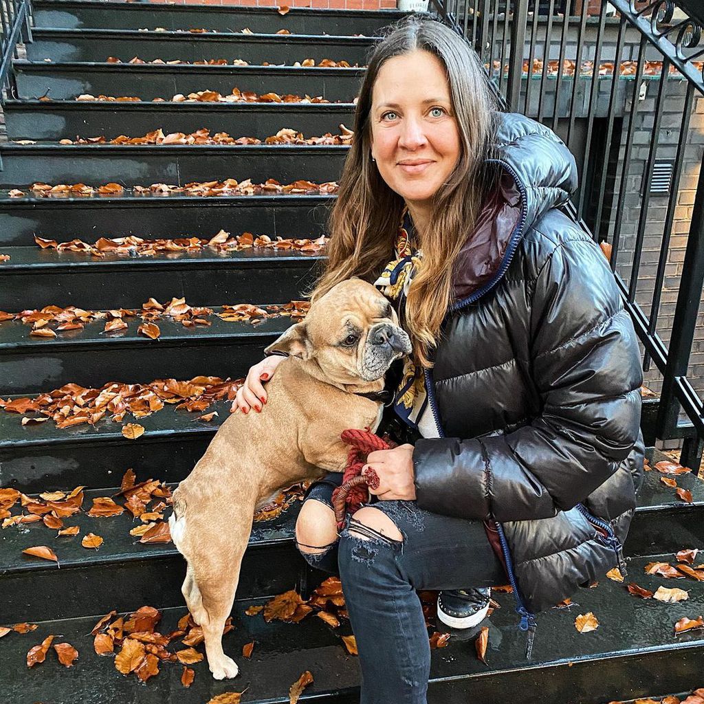 Dana Schweiger mit ihrem Hund