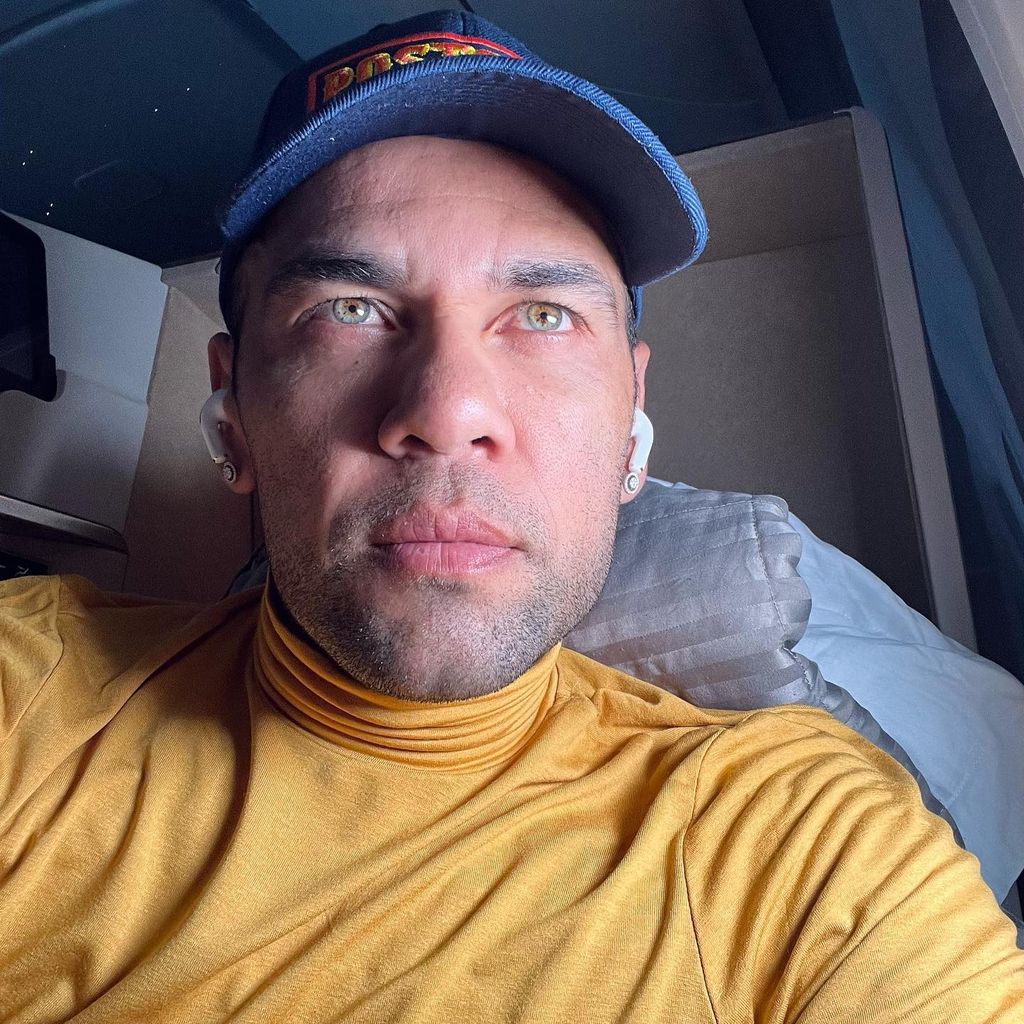 Dani Alves, Fußballer