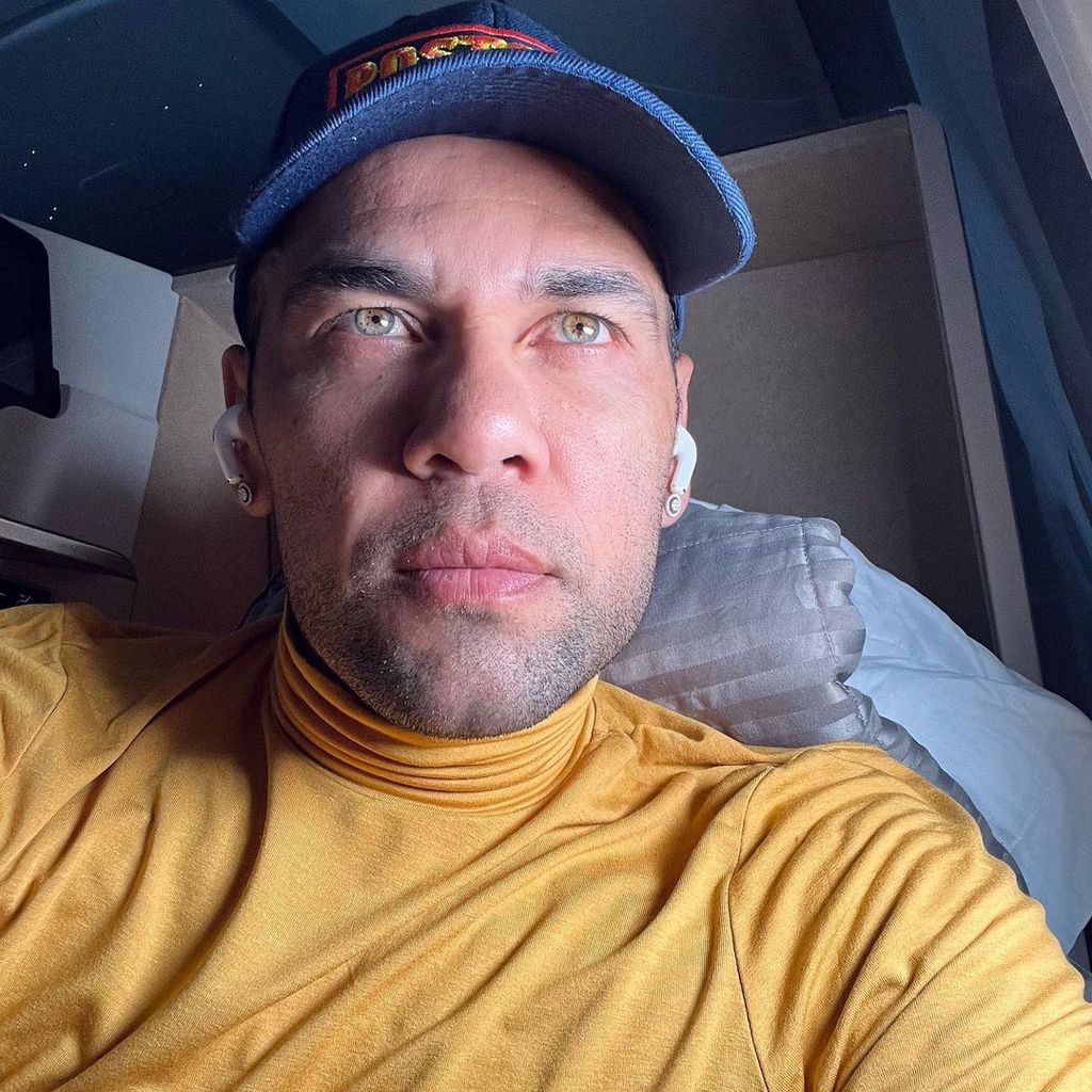 Dani Alves, Fußballer