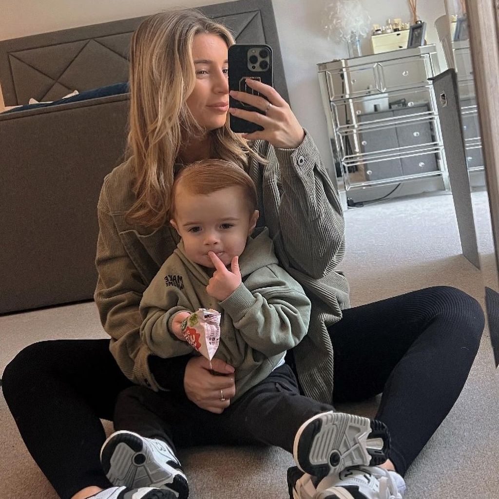 Dani Dyer und ihr Sohn Santiago, Januar 2023