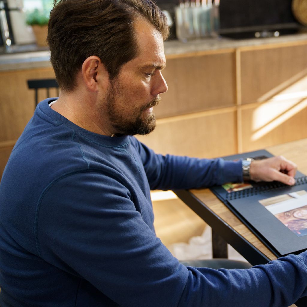 Daniel Fehlow als Leon bei "Leon – Glaub nicht alles, was du siehst"