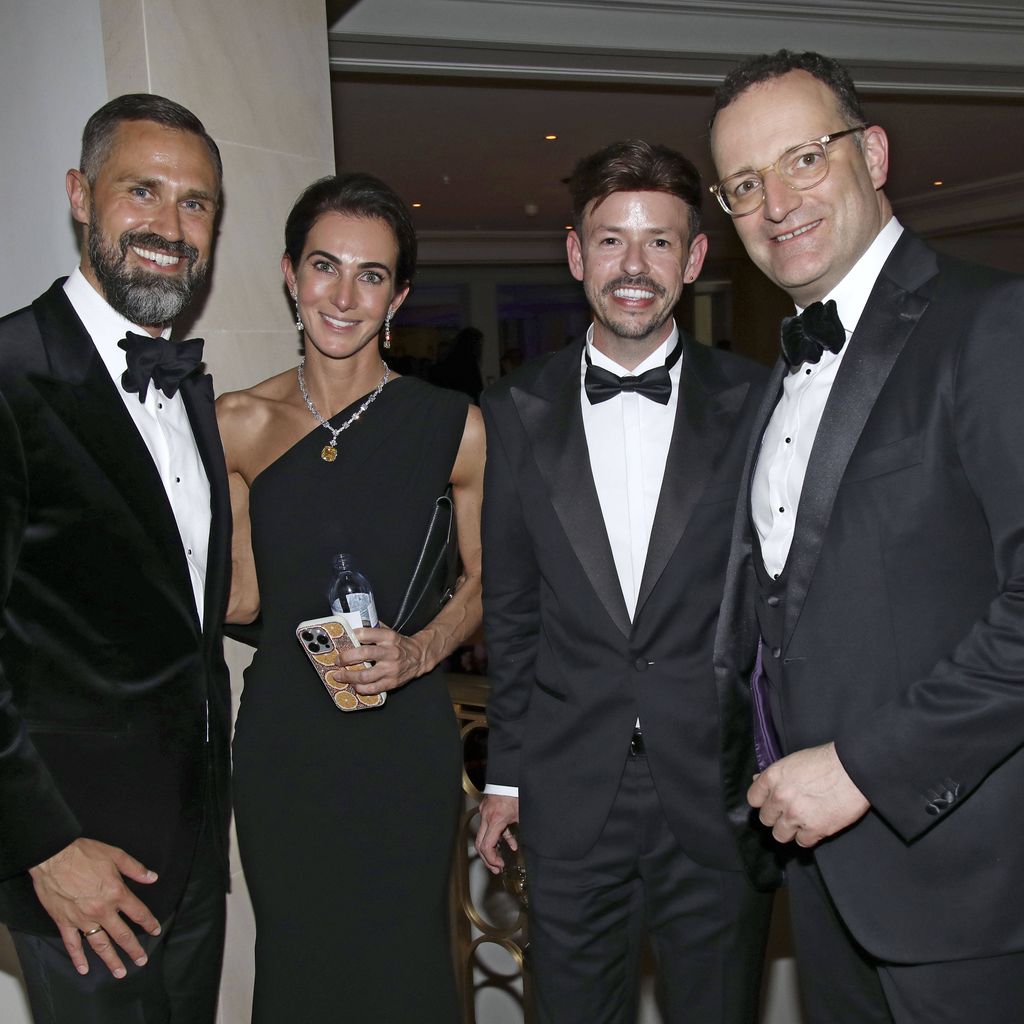 Beim 73. Bundespresseball 2026 im Hotel Adlon Kempinski: Daniel Funke, Lisa Müller, Michael James Murphy und Jens Spahn