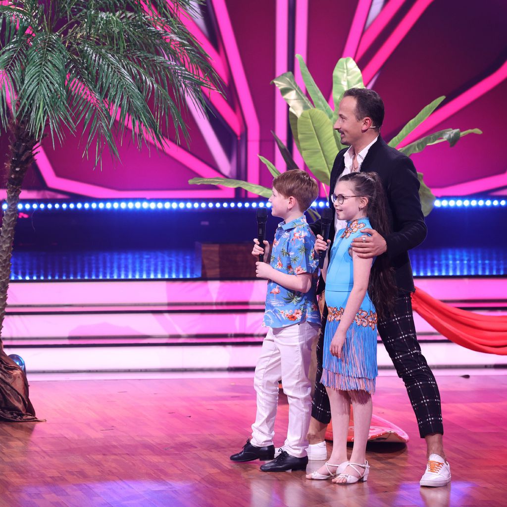 Daniel Hartwich, Maris, Jana und Sergiu Luca bei "Let's Dance – Kids"