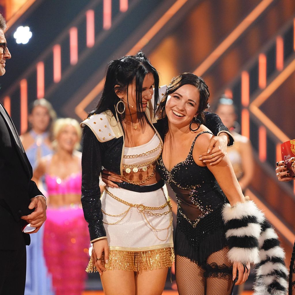 Daniel Hartwich, Vanessa "Nessi" Borck, Victoria "Vica" Sauerwald und Victoria Swarovski bei "Let's Dance" 2026