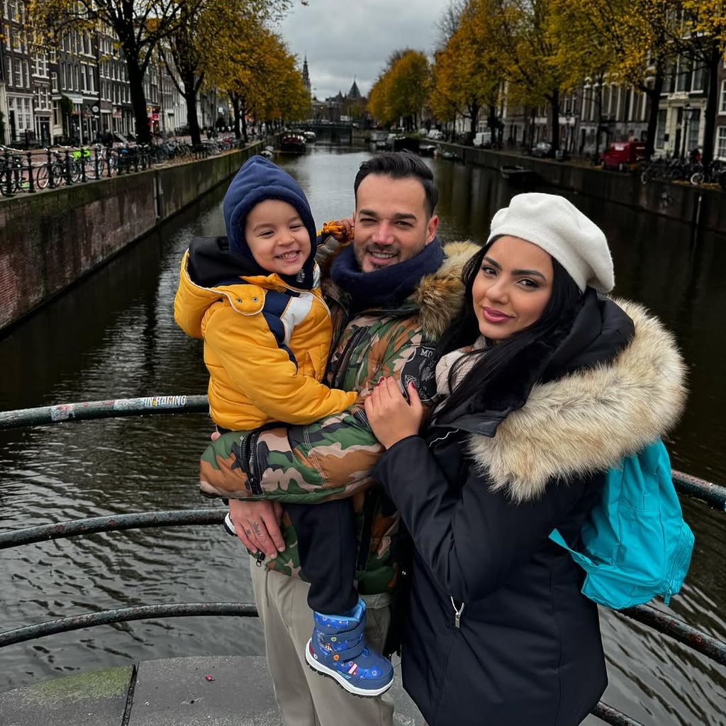 Daniel Lopes, seine Frau Magna und der gemeinsame Sohn im November 2024