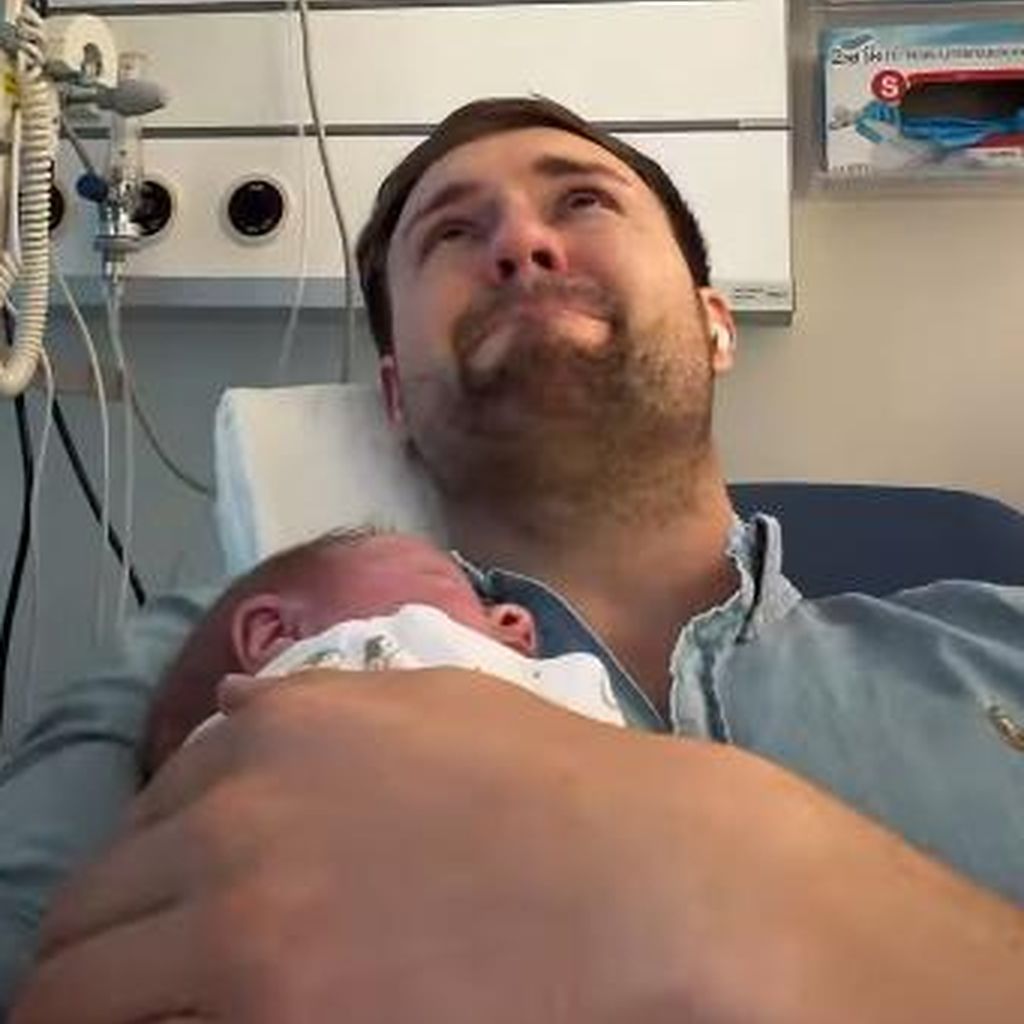 Daniel Lott und sein Sohn Leo, Mai 2026