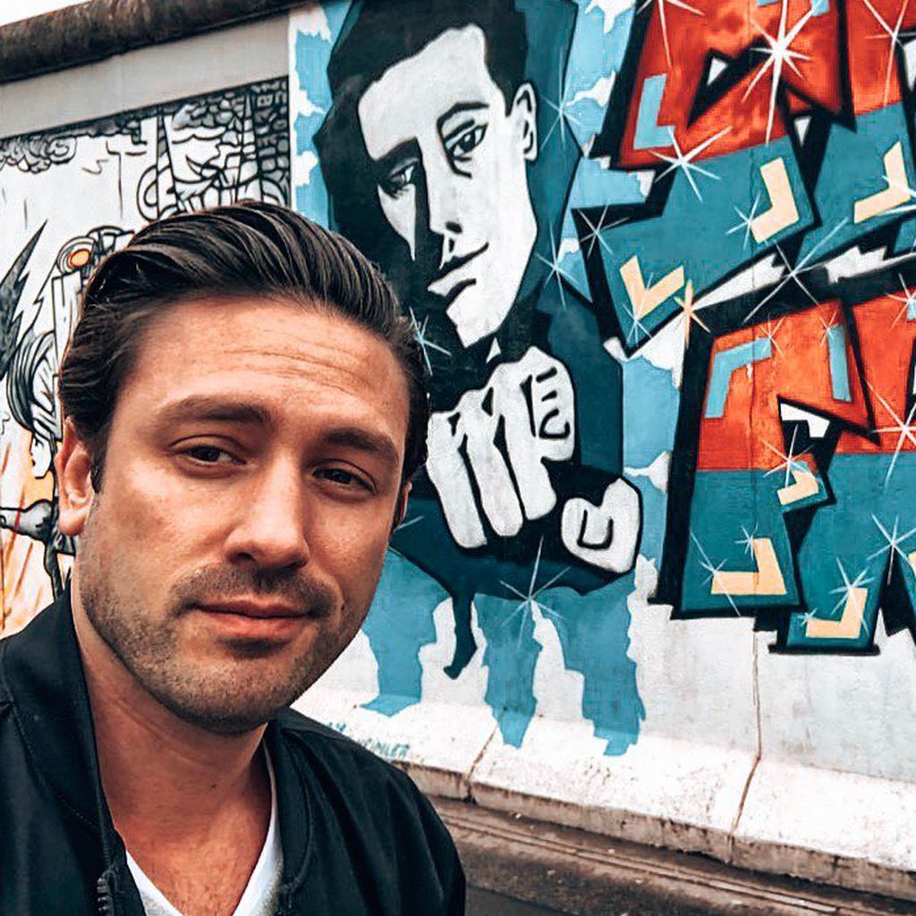 Daniel Völz vor der Berliner Mauer im Oktober 2019