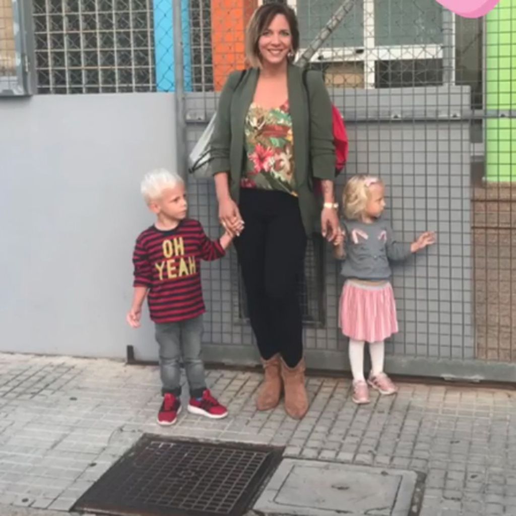 Daniela Büchner mit ihren Zwillingen Diego und Jenna
