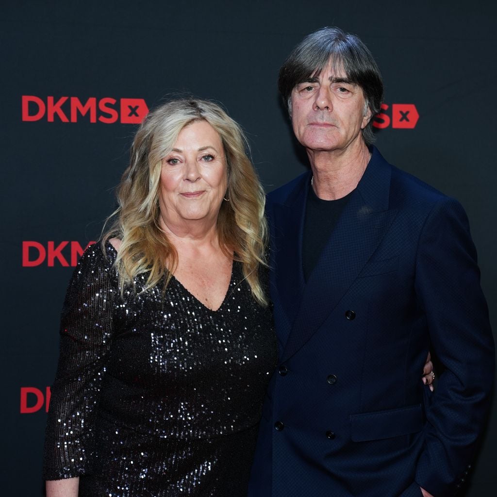 Daniela Löw und Joachim Löw auf dem Red Carpet bei der DKMS Gala am 23. April 2026 in München