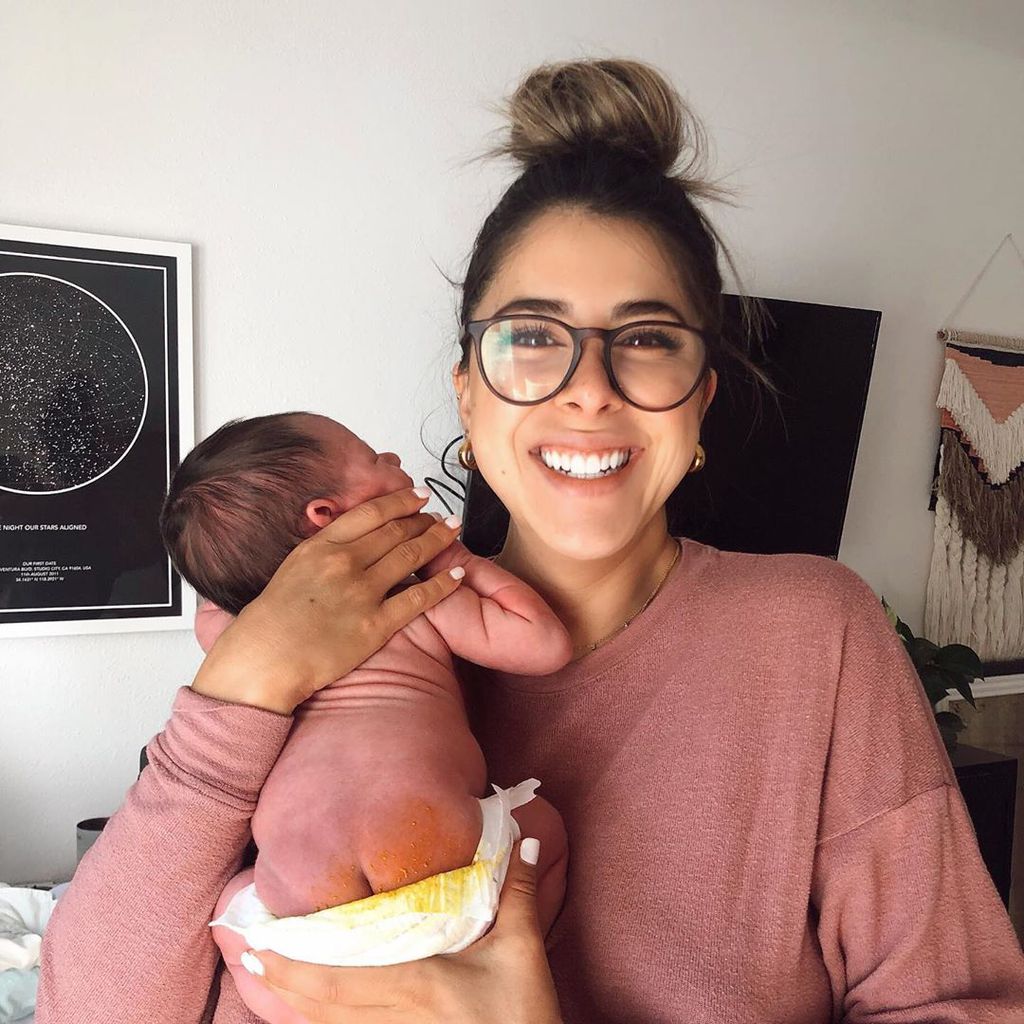 Daniella Monet und Söhnchen Gio James