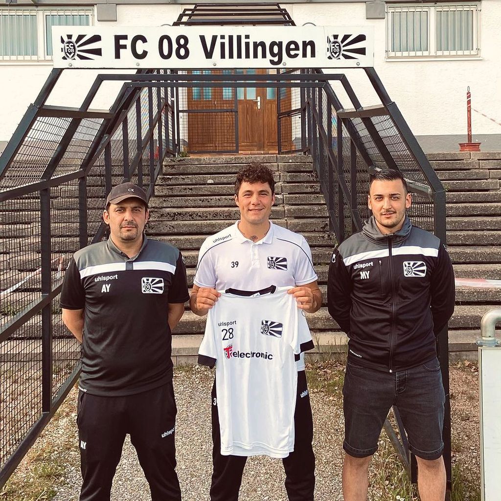 Danilo Cristilli mit seinen Kollegen vom FC 08 Villingen