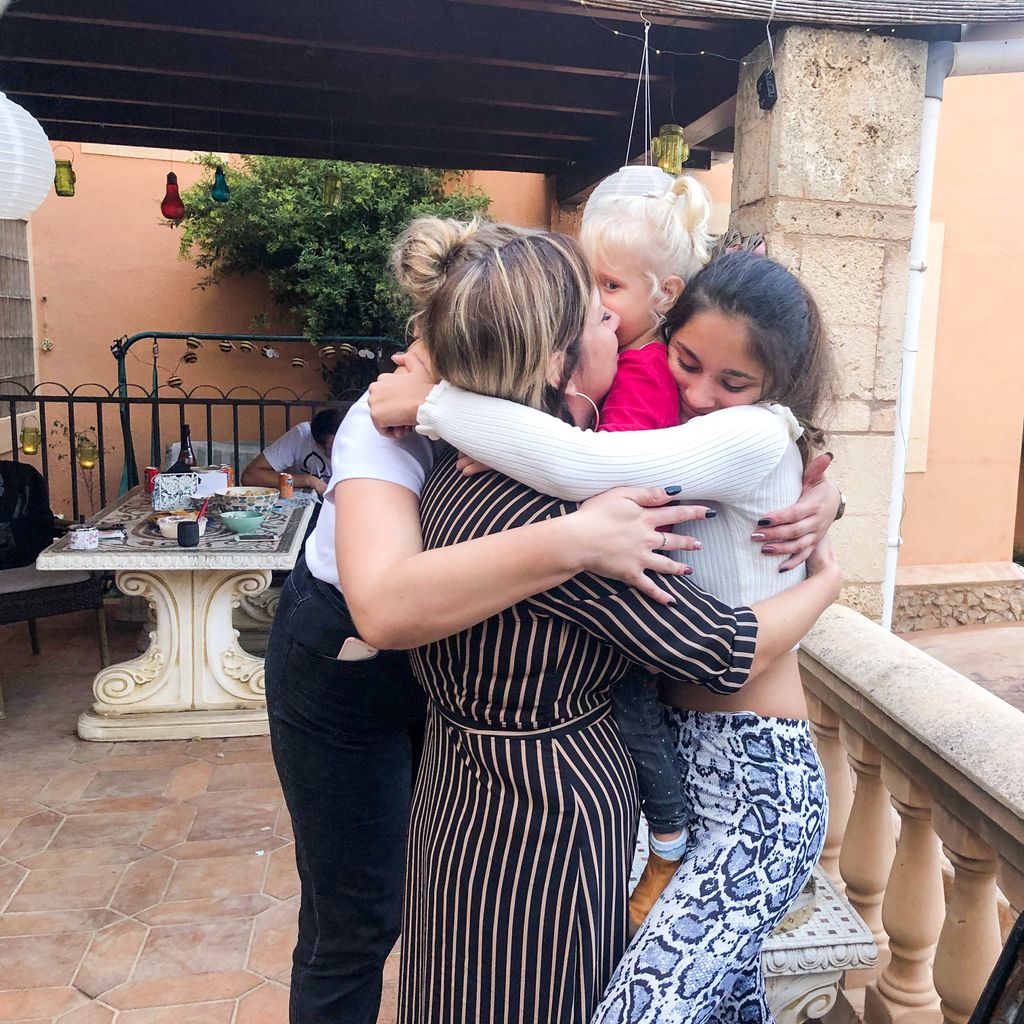 Danni Büchner mit ihren Kindern Joelina, Jenna und Jada