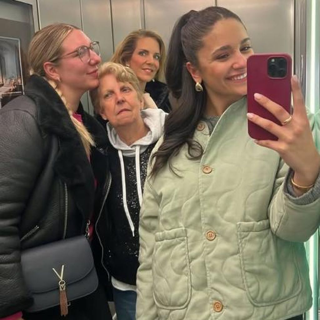 Danni Büchner mit ihrer Mutter und ihren Töchtern Joelina und Jada, März 2025