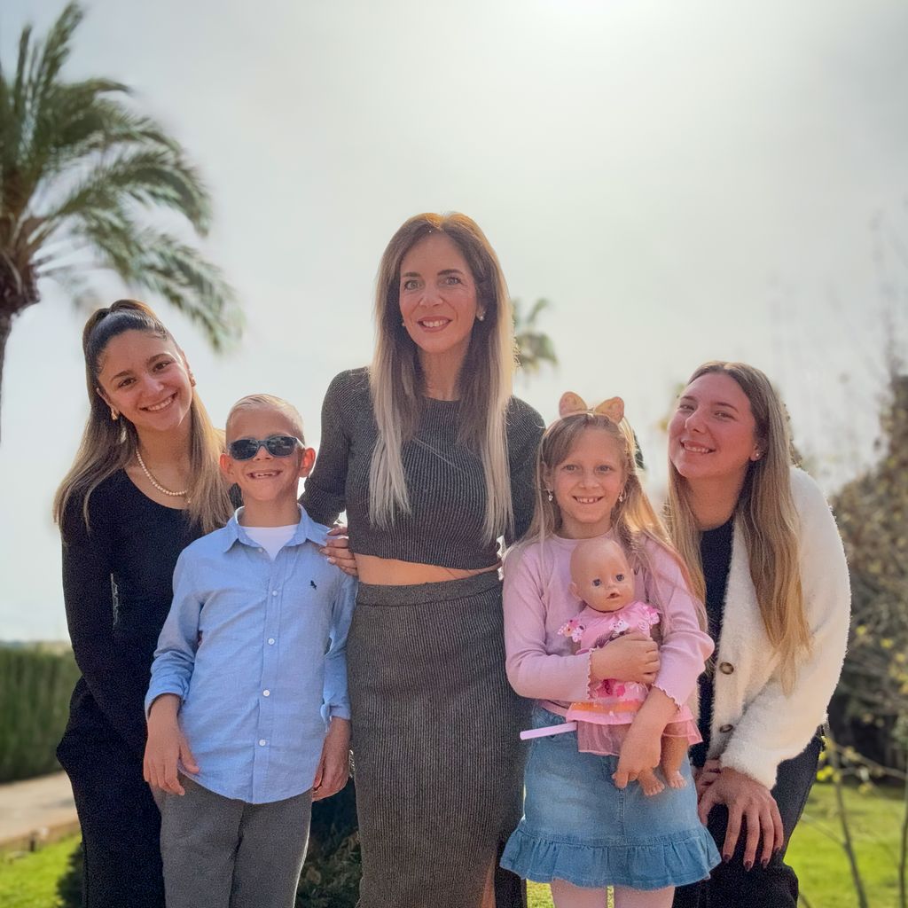 Danni Büchner mit ihren Kindern Jada, Diego, Jenna und Joelina