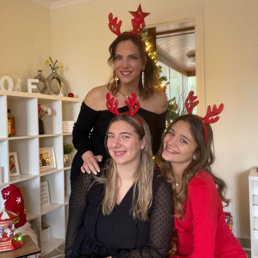 TV-Bekanntheit Danni Büchner und ihre Töchter Joelina und Jada Karabas