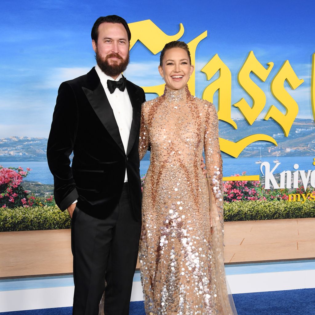 Danny Fujikawa und Kate Hudson bei einer Premiere, 2022