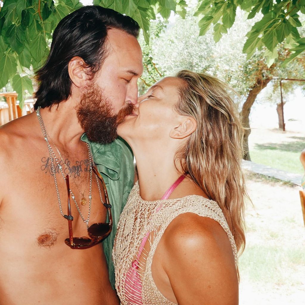 Danny Fujikawa und Kate Hudson, Juli 2025