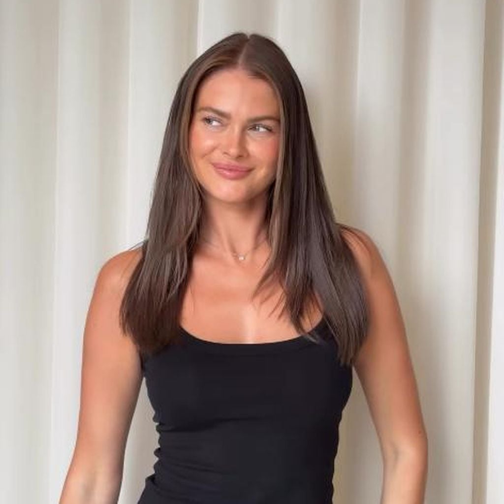 Darya Strelnikova ist brünette, April 2026