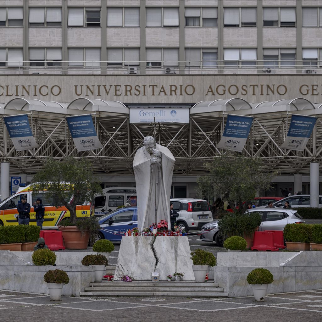 Krankenhaus in Rom, in dem Papst Franziskus aktuell behandelt wird