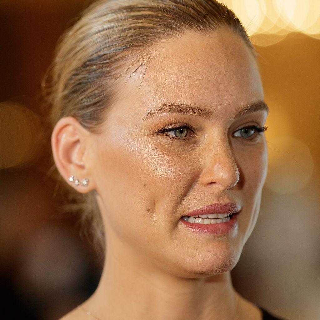 Das Model Bar Refaeli