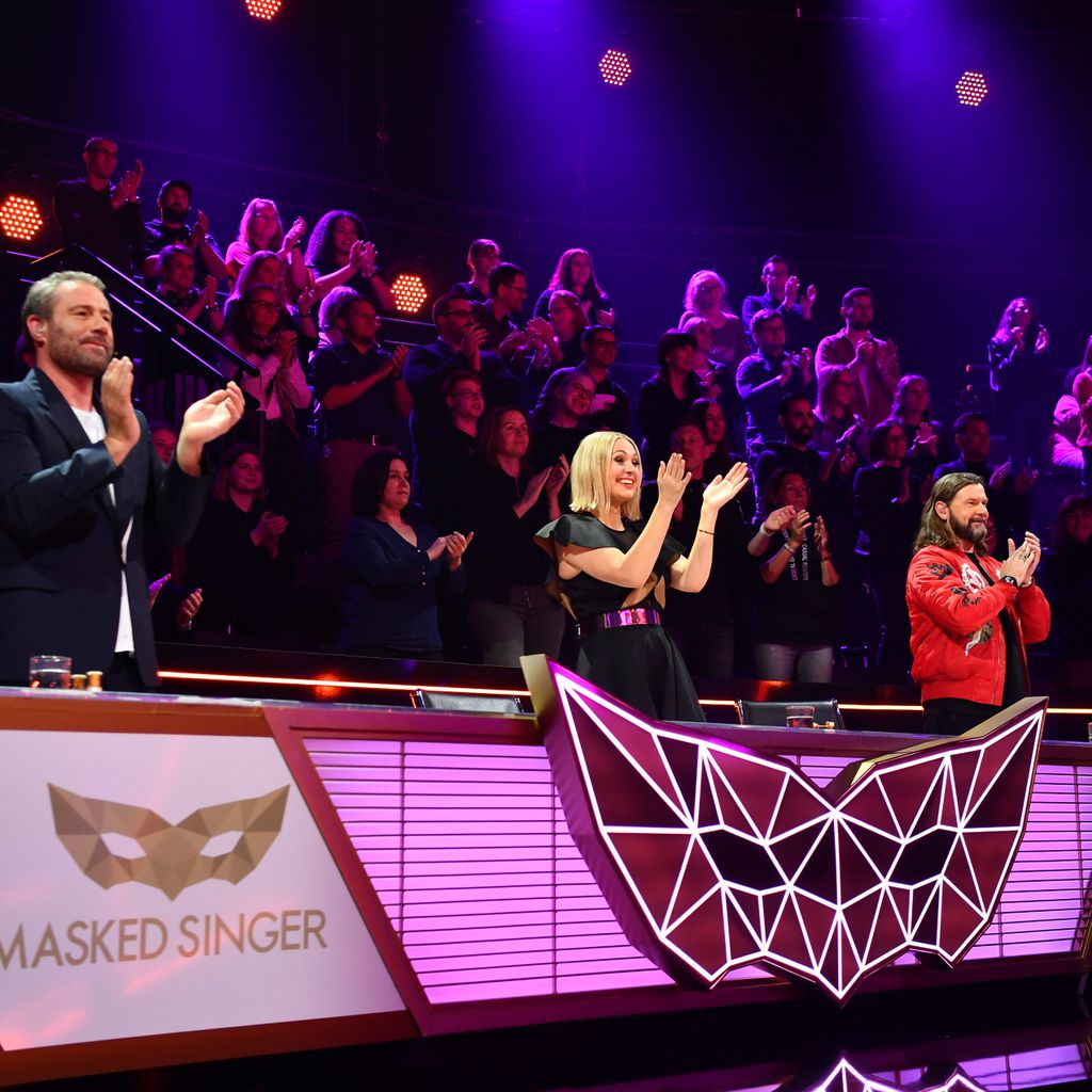 Das "The Masked Singer"-Rateteam beim Finale im November 2021