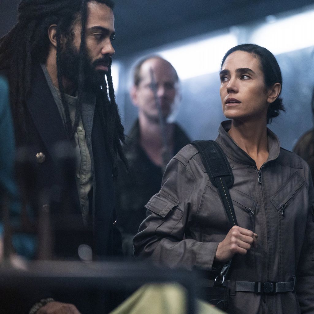 Daveed Diggs und Jennifer Connelly in der Serie "Snowpiercer"