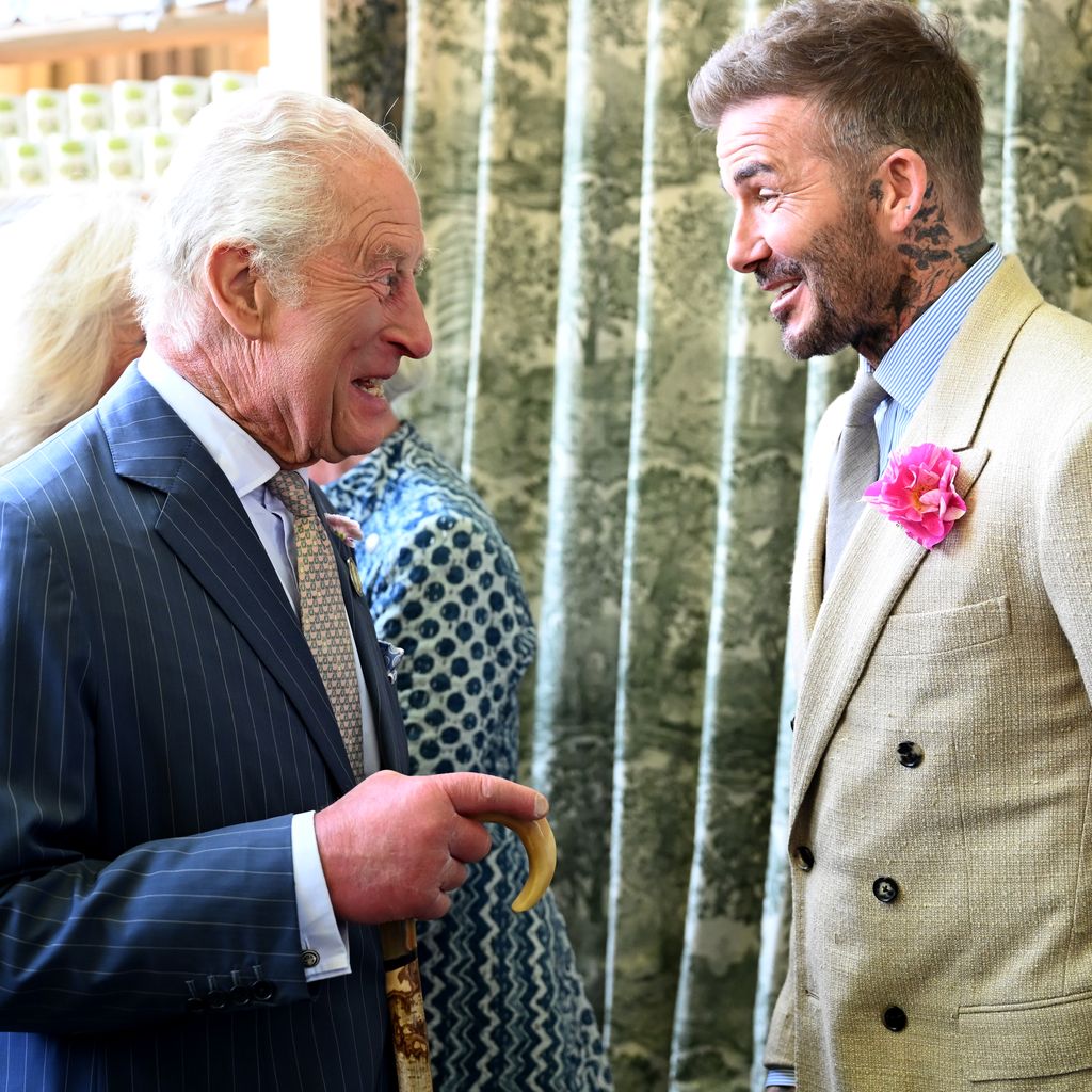 David Beckham spricht mit König Charles III. beim Besuch der RHS Chelsea Flower Show 2025