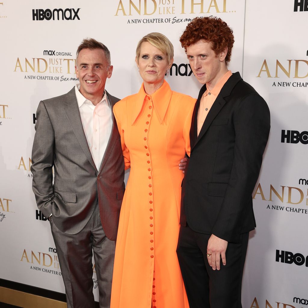 David Eigenberg, Cynthia Nixon und Niall Cunningham, Serienfamilie aus "Sex and the City"