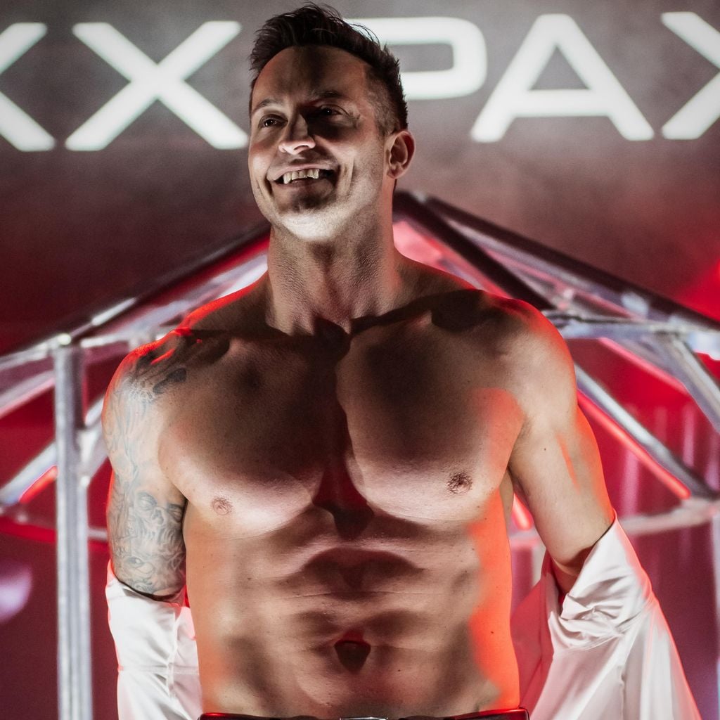 SixxPaxx-Star David Farell