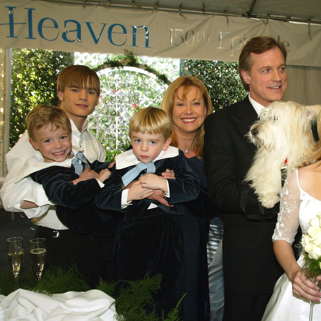 David Gallagher, Lorenzo und Nikolas Brino, Catherine Hicks, Stephen Collins und Beverley Mitchell