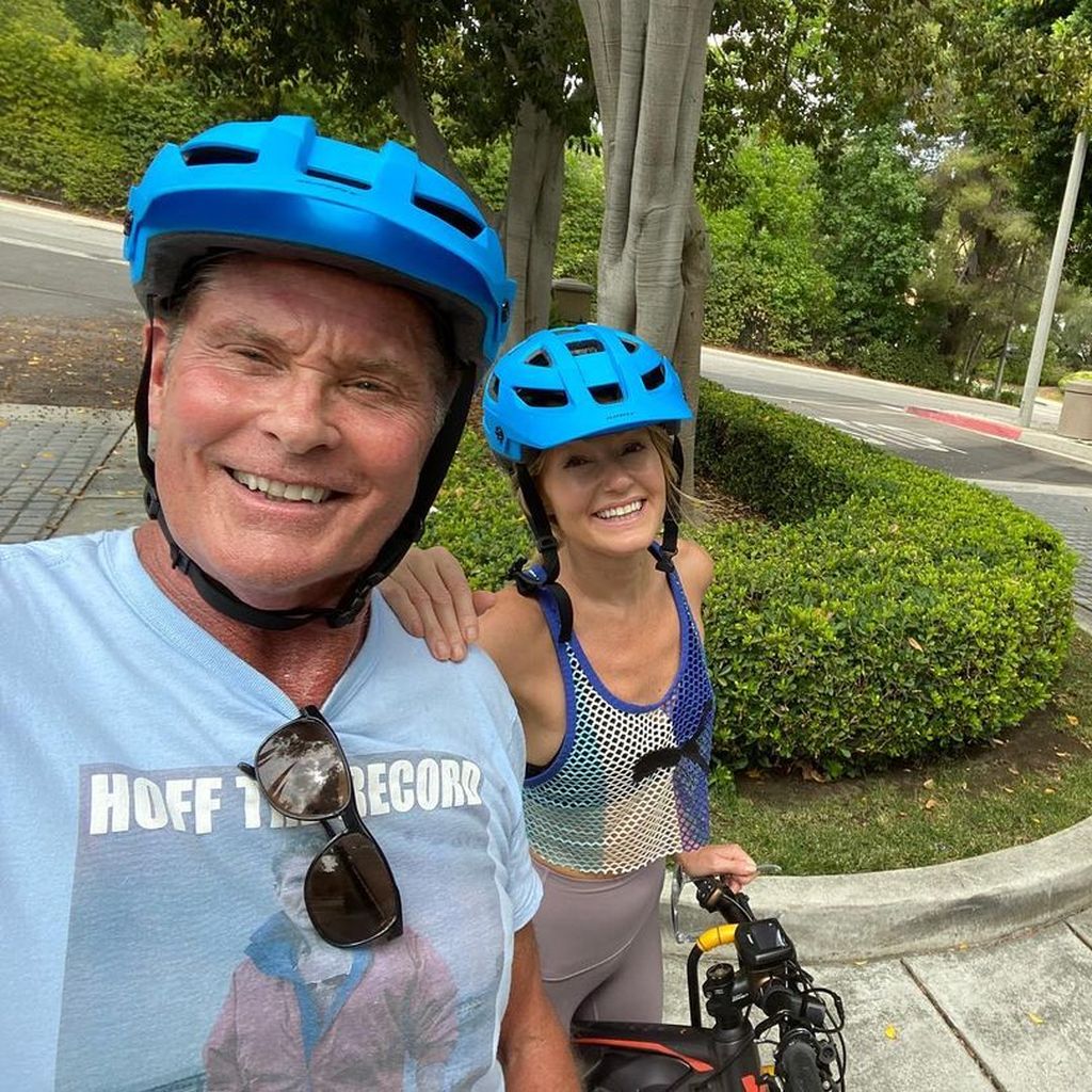 David Hasselhoff und seine Frau Hayley Roberts bei einer Fahrradtour im August 2020