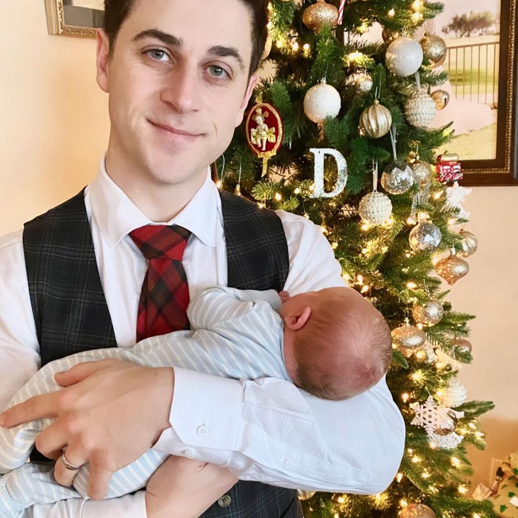David Henrie mit seinem Sohn