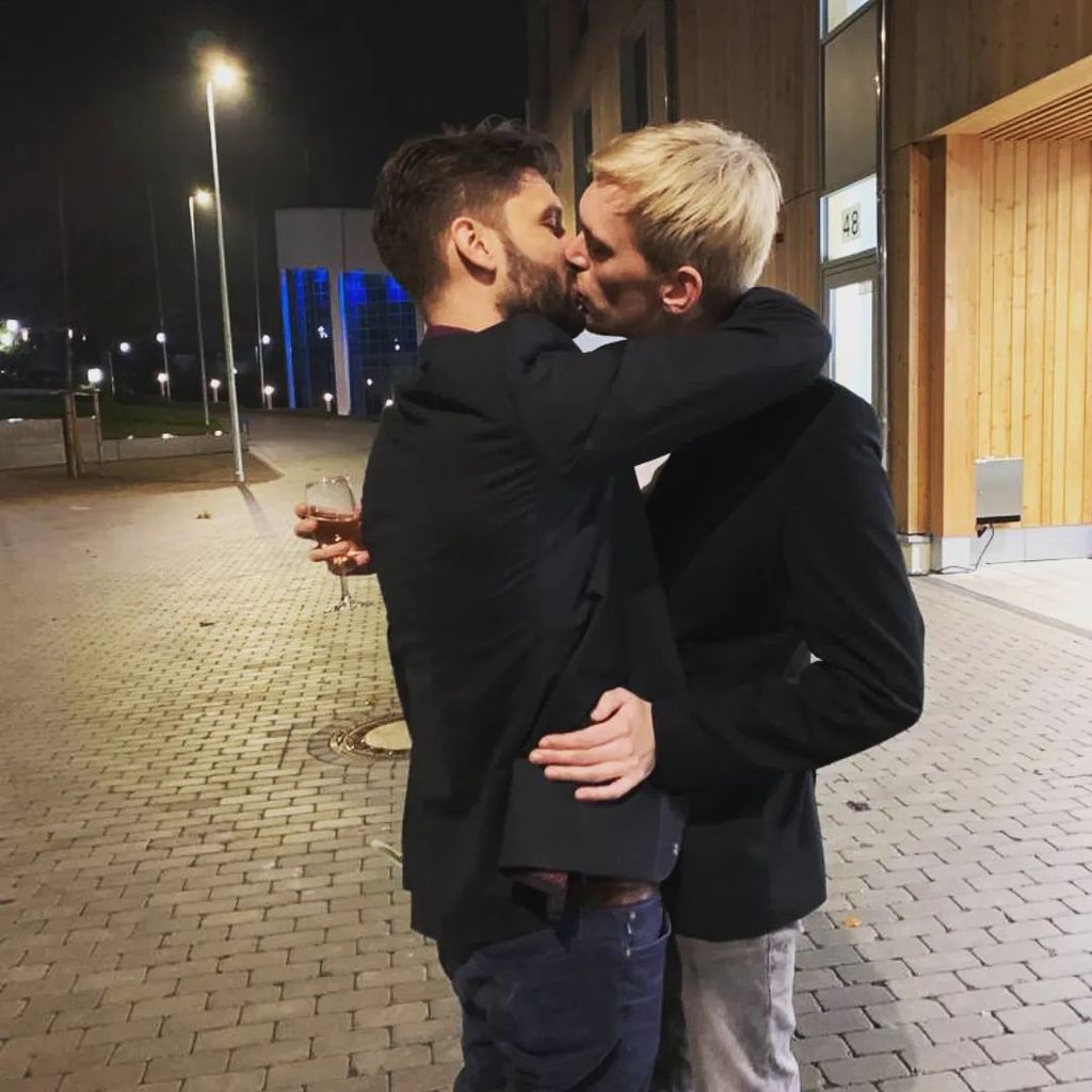 David mit einem Unbekannten