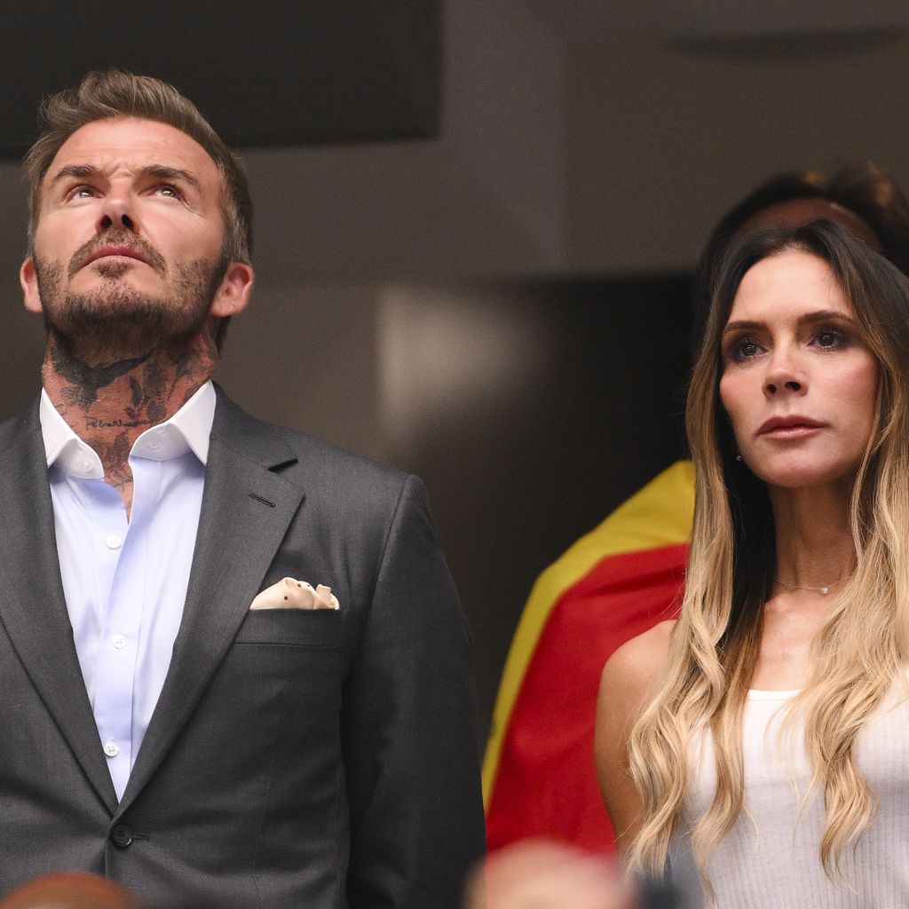 David und Victoria Beckham im Stadion beim WM-Halbfinale Frankreich gegen Spanien in Texas, Juli 2026