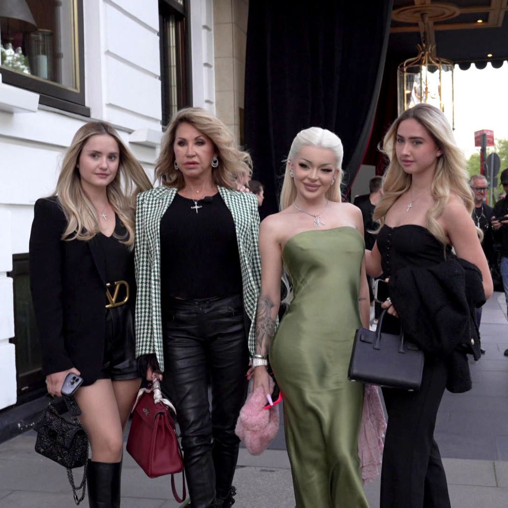 Davina, Carmen und Shania Geiss mit Katja Krasavice