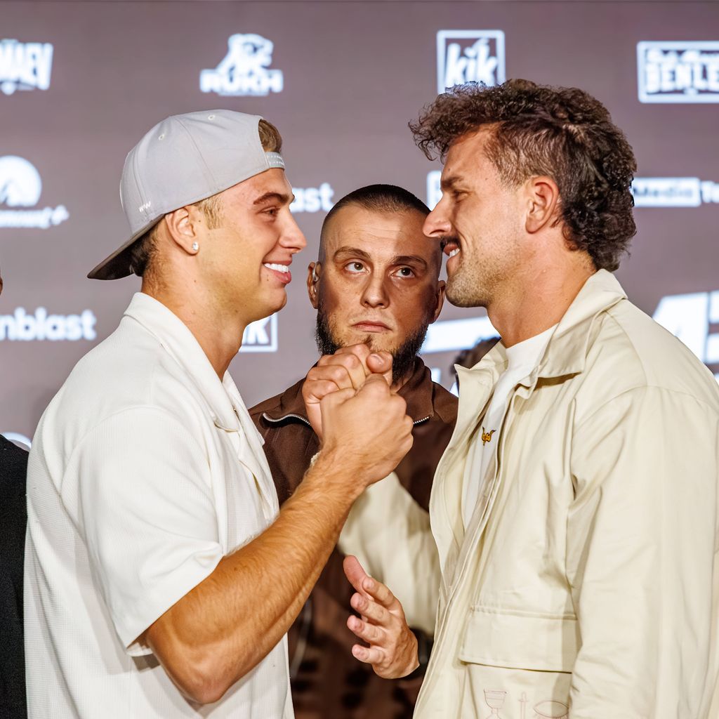 Daymian Weiss und Marco Cerullo beim Staredown vor ihrem Duell bei Fame Fighting 3 in Essen.