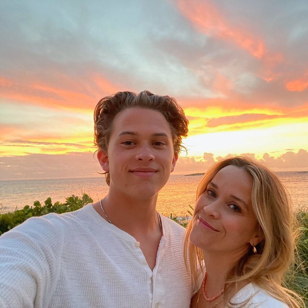 Deacon Phillippe mit seiner Mama Reese Witherspoon im April 2021