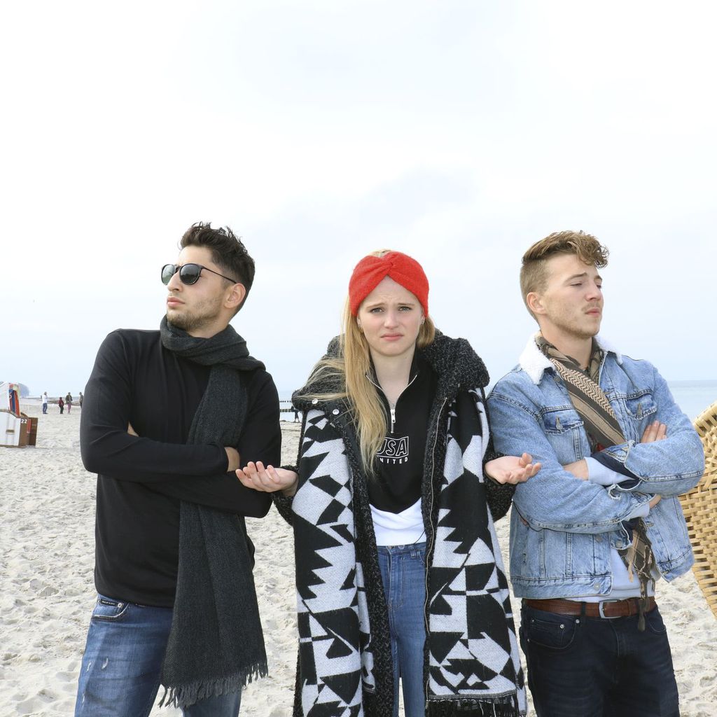 Dean (Adonis Jovanovic), Toni (Katharina Kock) und Connor (Jakob Grün) bei "Berlin - Tag & Nacht"