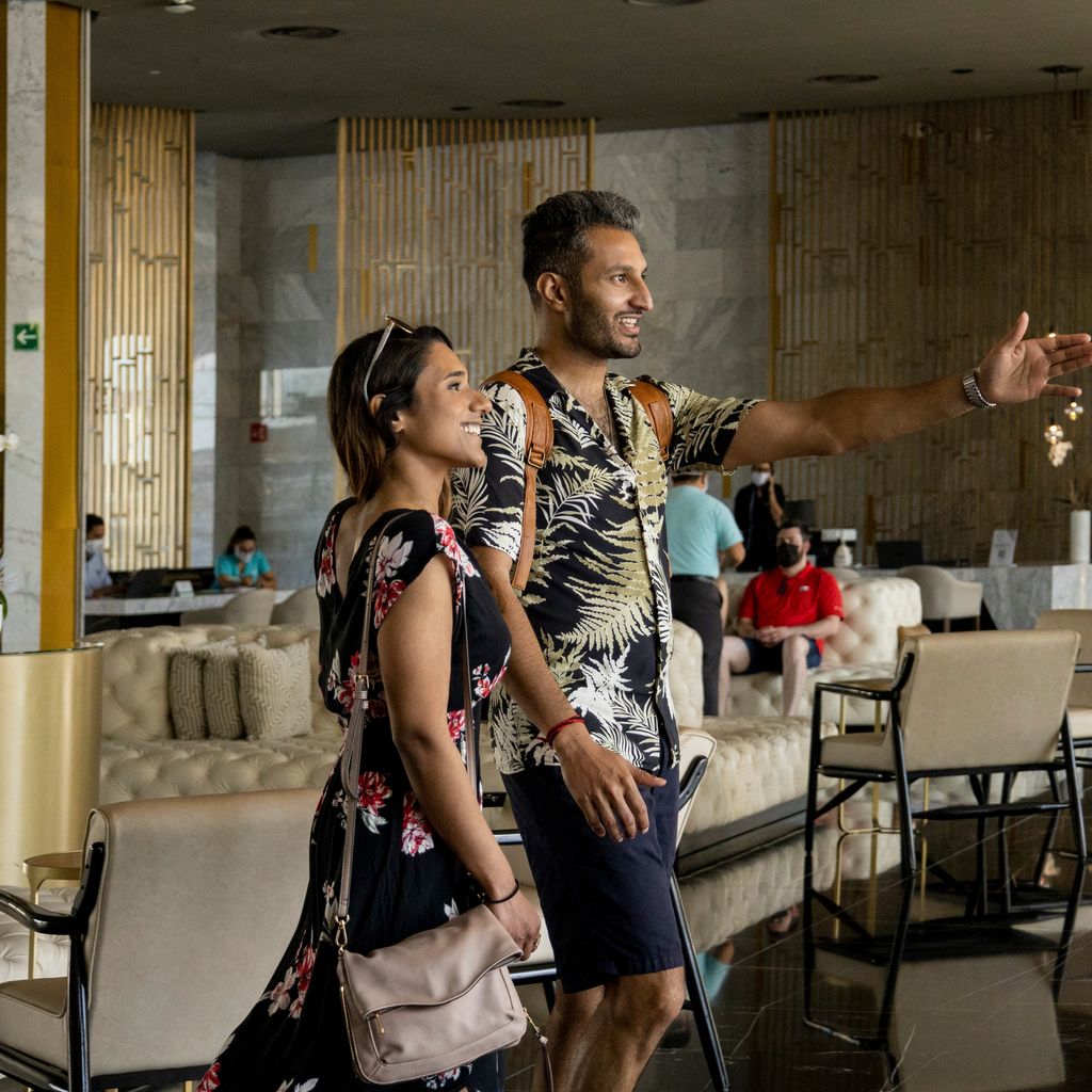 Deepti Vempati und Abhishek Chatterjee bei "Liebe macht blind"